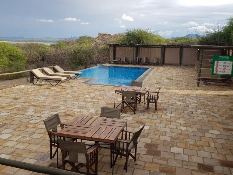 lake burung tented camp